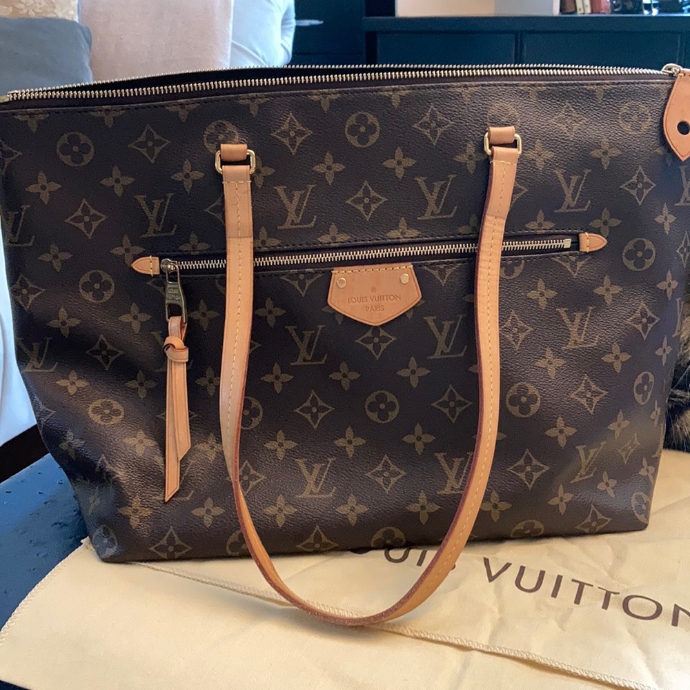 Louis Vuitton Iena tote